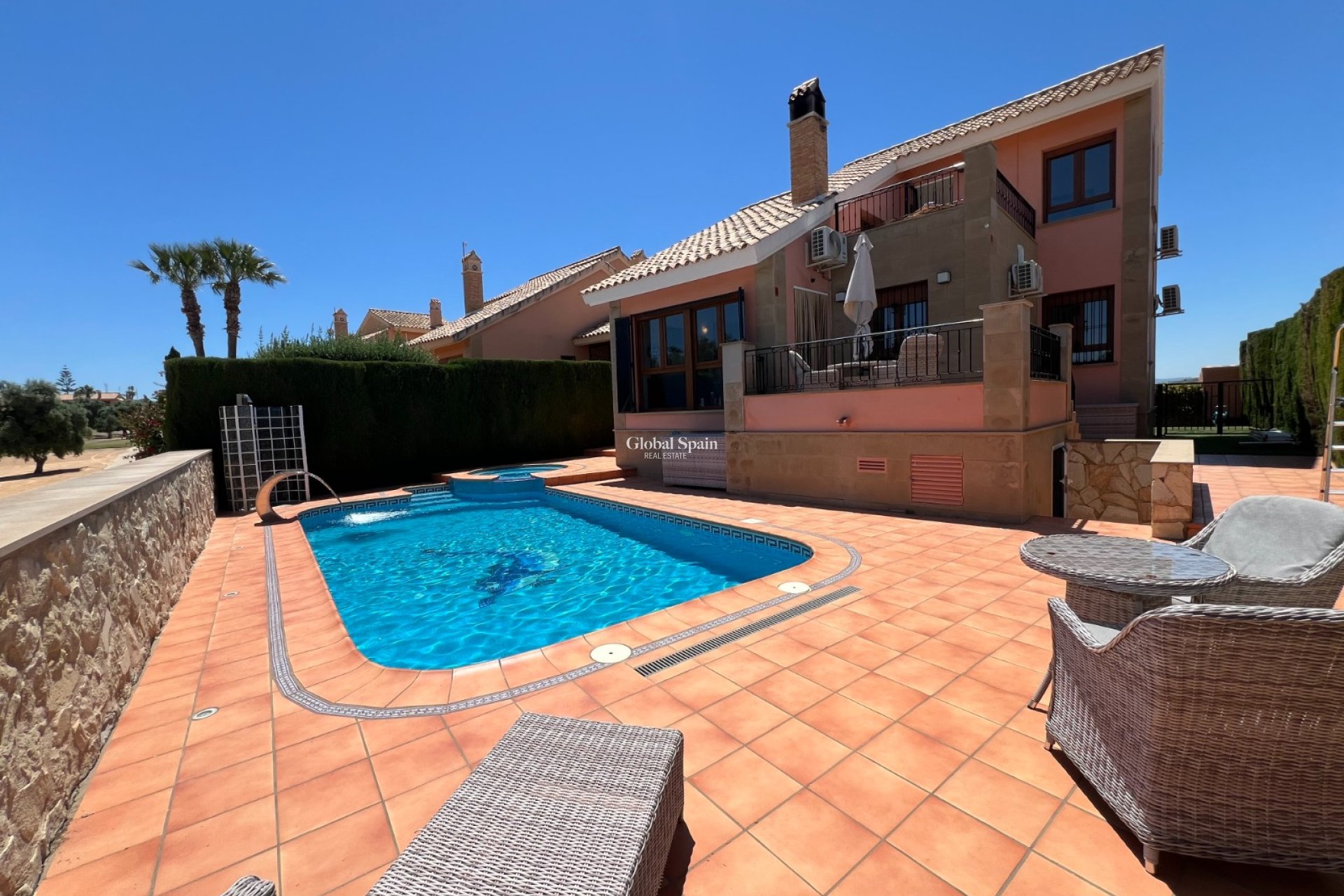 Wederverkoop - VILLA -
ALGORFA - Inland