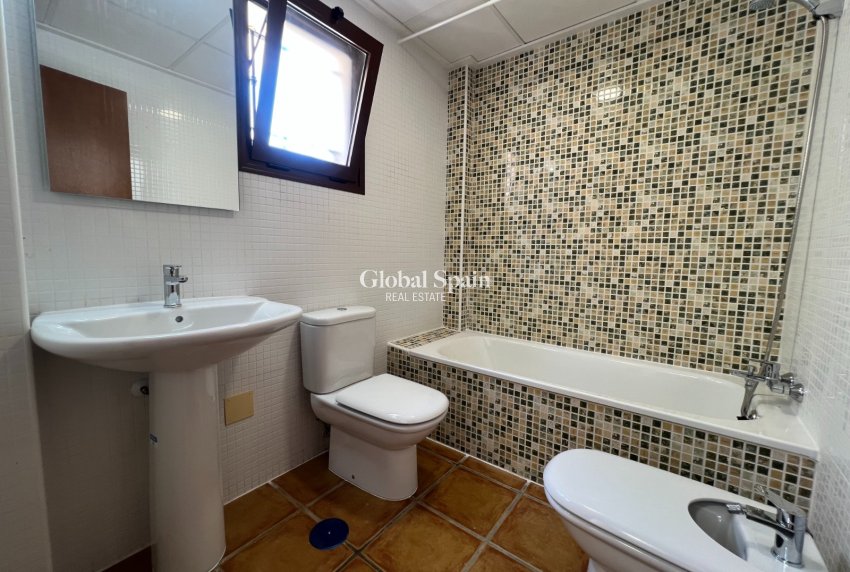 Wederverkoop - VILLA -
ALGORFA - Inland