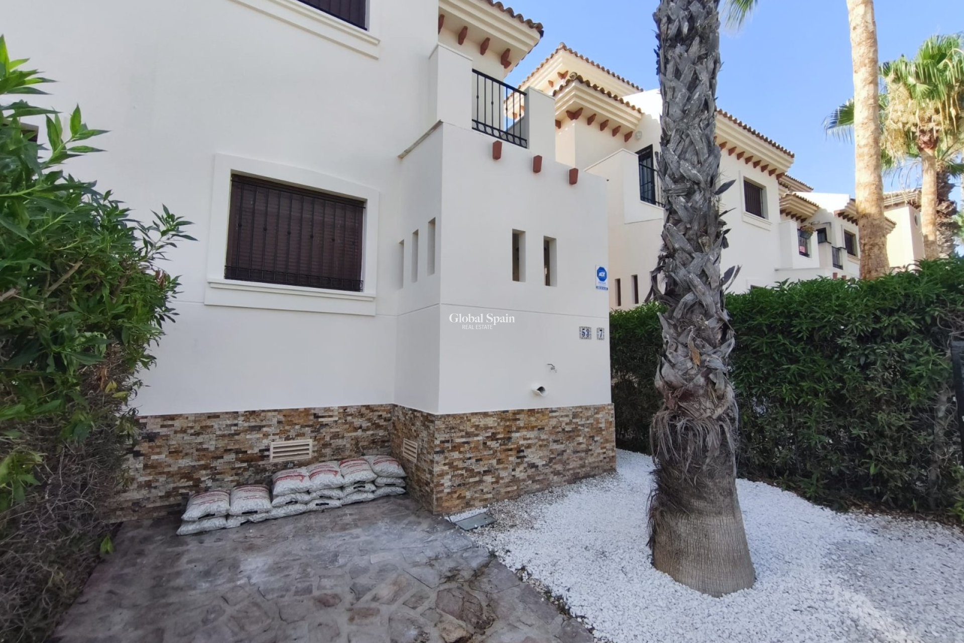 Wederverkoop - VILLA -
ALGORFA - Inland