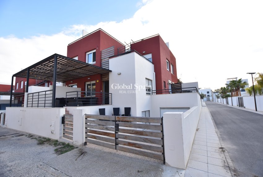 Wederverkoop - VILLA -
ALGORFA - Inland