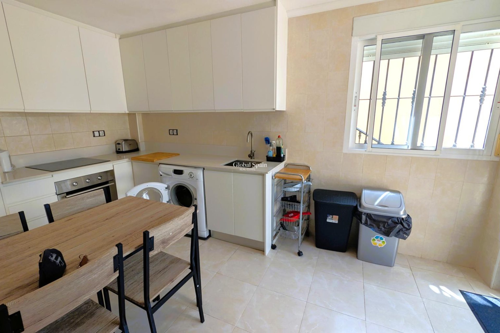 Wederverkoop - VILLA -
ALGORFA - Inland