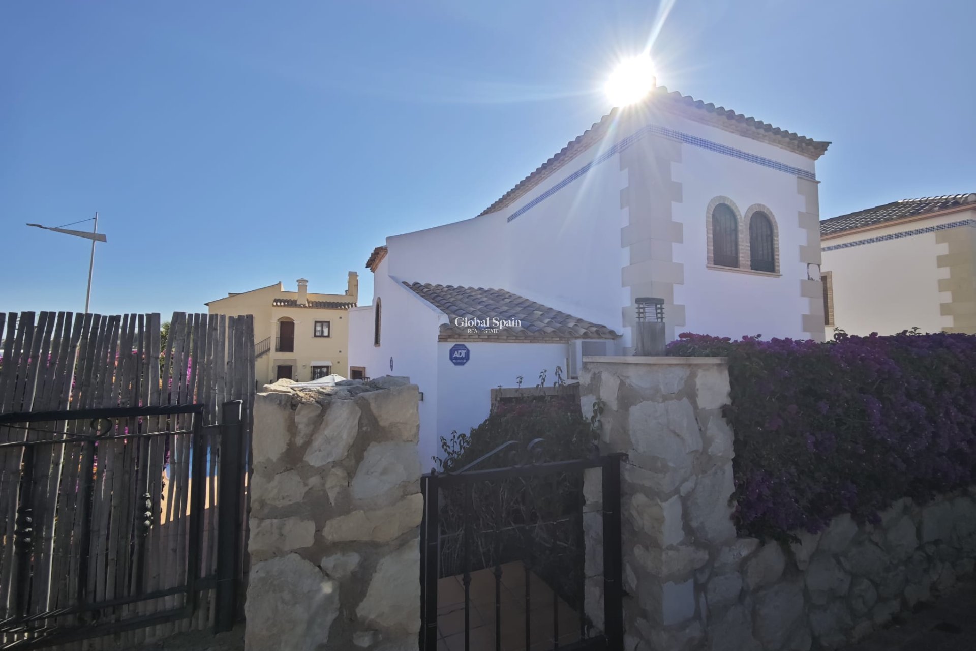 Wederverkoop - VILLA -
ALGORFA - Inland