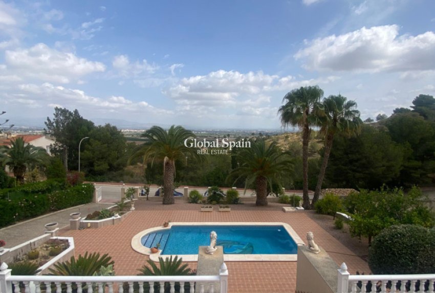 Wederverkoop - VILLA -
ALGORFA - Inland