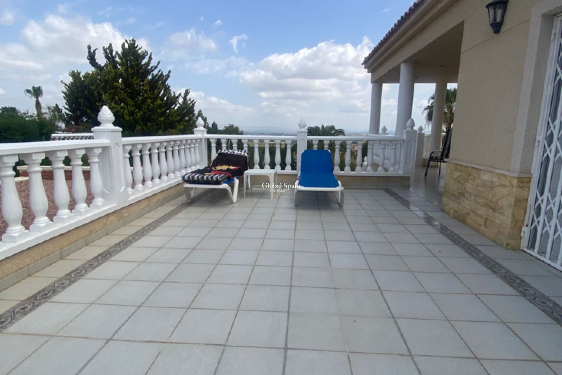 Wederverkoop - VILLA -
ALGORFA - Inland