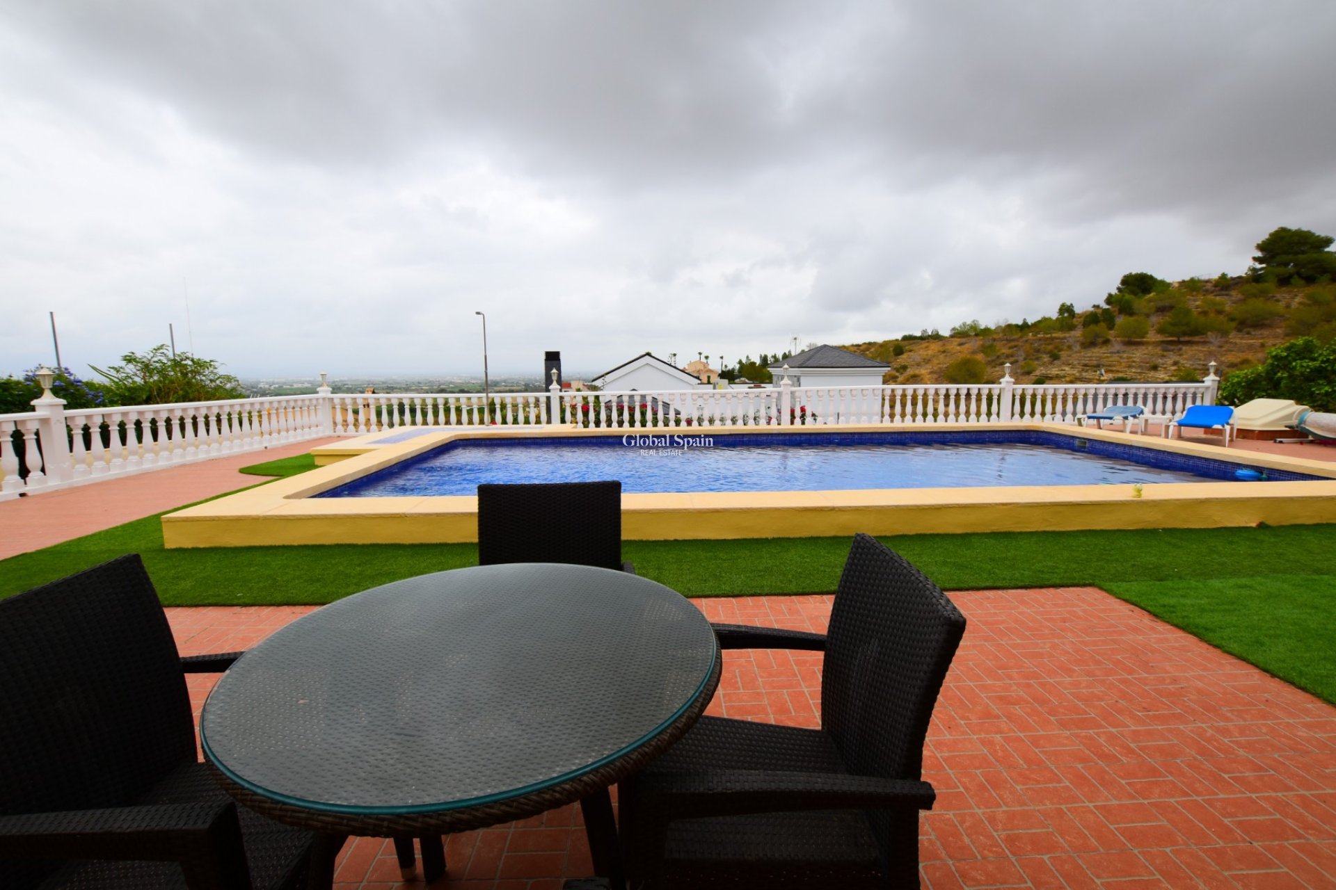 Wederverkoop - VILLA -
ALGORFA - Inland