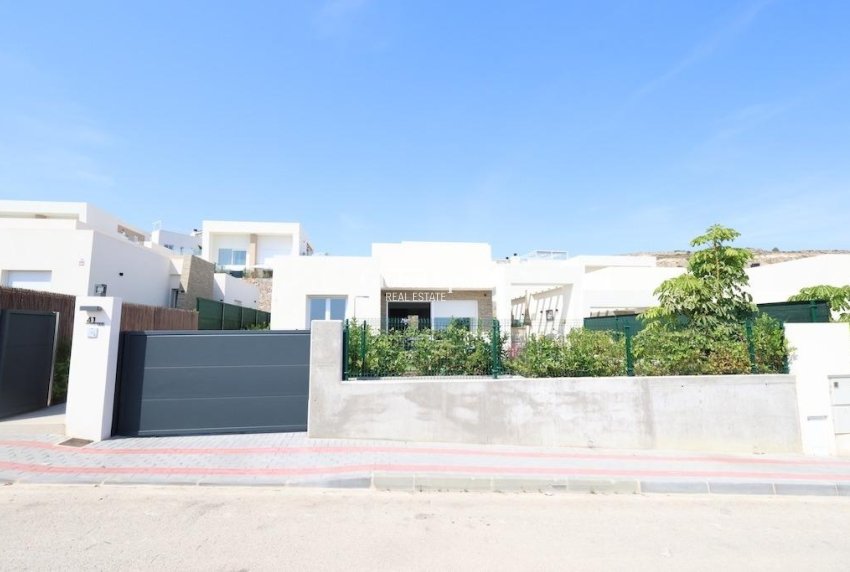 Wederverkoop - VILLA -
ALGORFA - Inland