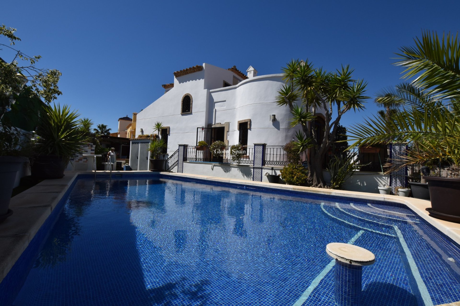 Wederverkoop - VILLA -
ALGORFA - Inland