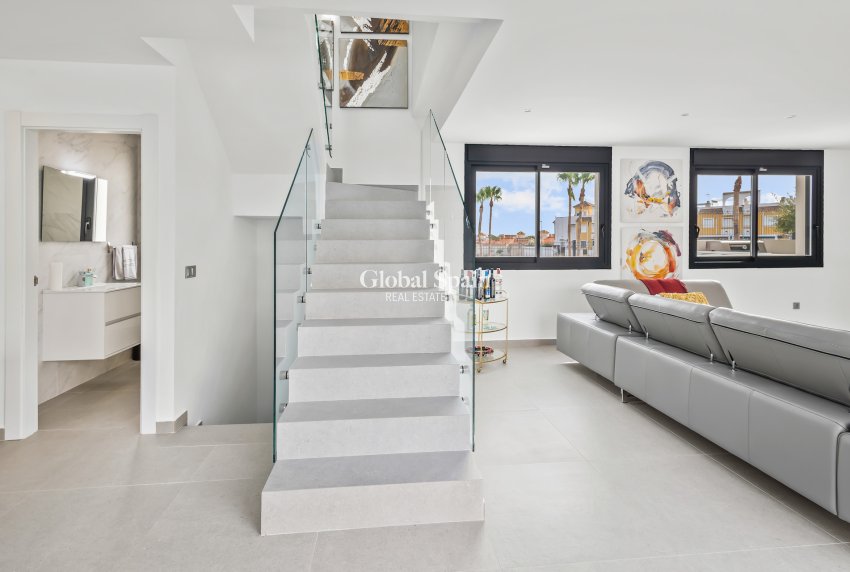 Wederverkoop - VILLA -
ALGORFA - Inland