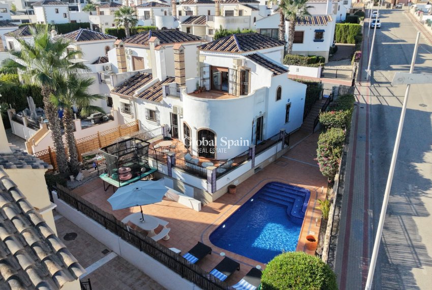 Wederverkoop - VILLA -
ALGORFA - Inland