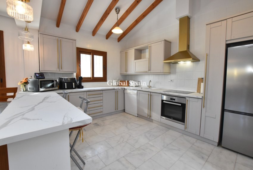Wederverkoop - VILLA -
ALGORFA - Inland