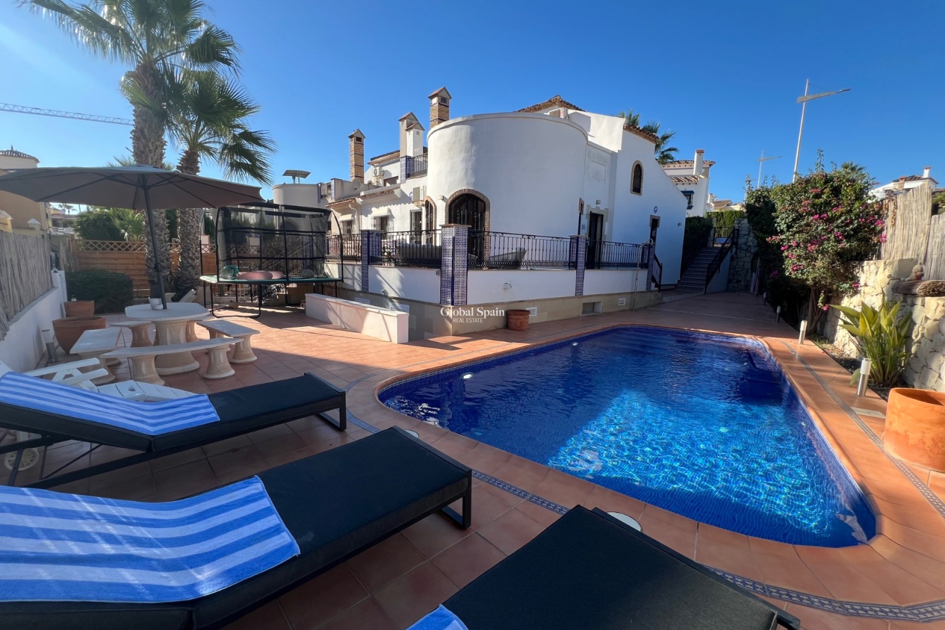 Wederverkoop - VILLA -
ALGORFA - Inland
