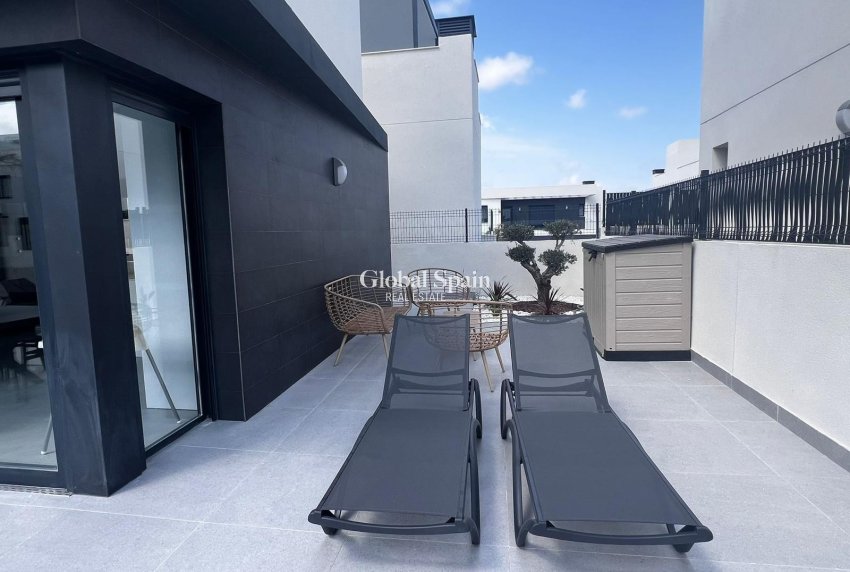 Wederverkoop - VILLA -
ALGORFA - Inland