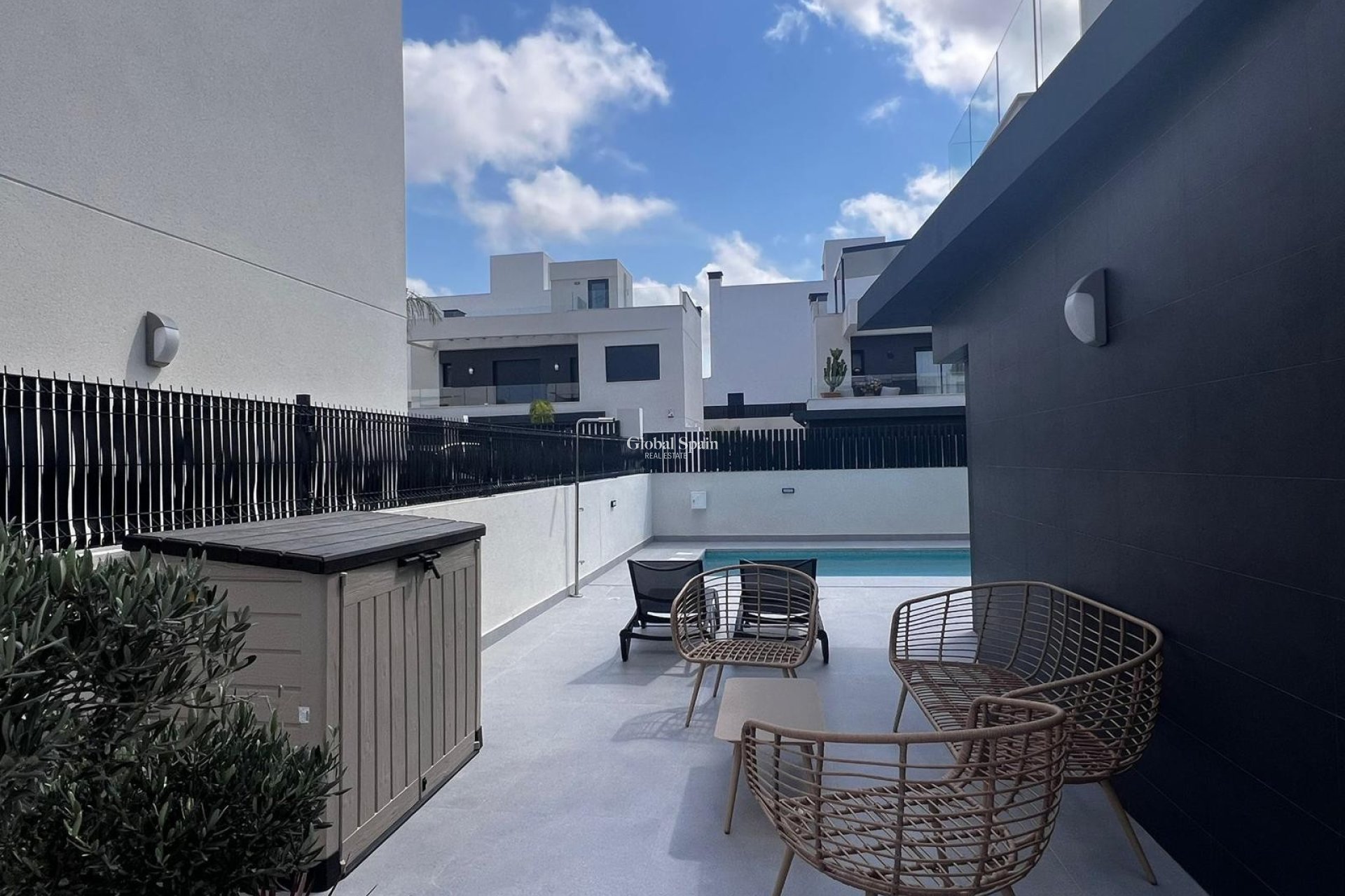 Wederverkoop - VILLA -
ALGORFA - Inland