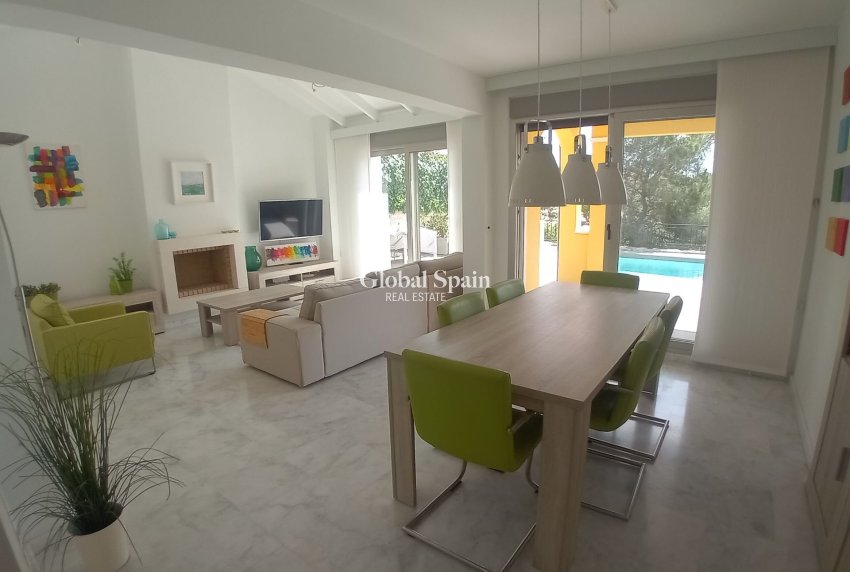 Wederverkoop - VILLA -
ALGORFA - LA FINCA GOLF / ALGORFA