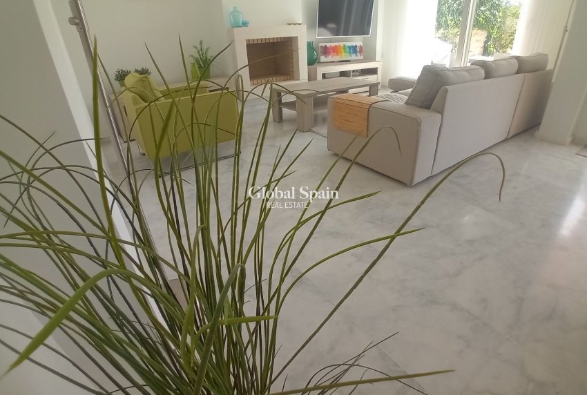 Wederverkoop - VILLA -
ALGORFA - LA FINCA GOLF / ALGORFA