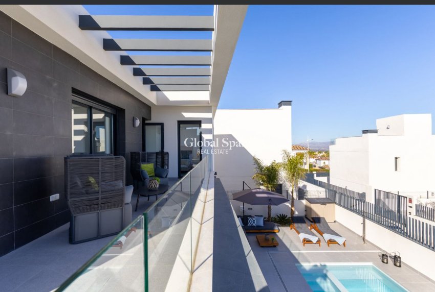 Wederverkoop - VILLA -
ALGORFA - LA FINCA GOLF / ALGORFA