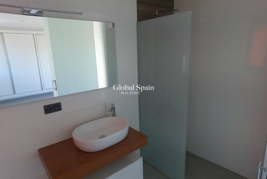 Wederverkoop - VILLA -
ALGORFA - LA FINCA GOLF / ALGORFA