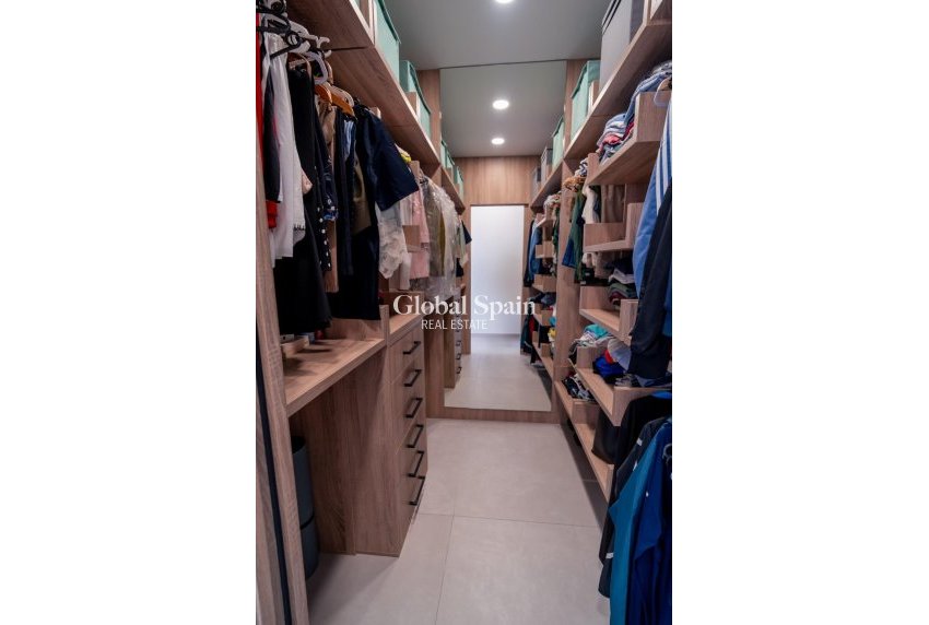 Wederverkoop - VILLA -
ALGORFA - LA FINCA GOLF / ALGORFA