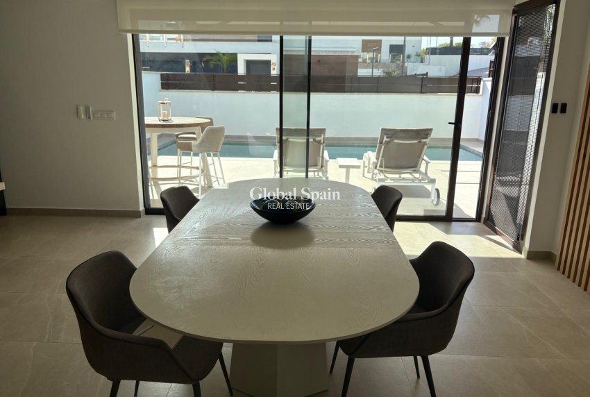 Wederverkoop - VILLA -
ALGORFA - LA FINCA GOLF / ALGORFA