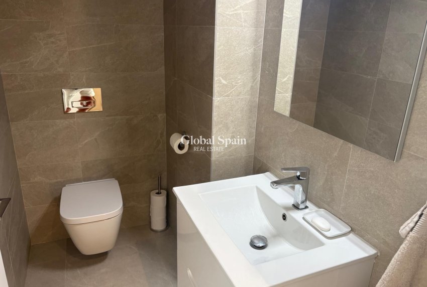 Wederverkoop - VILLA -
ALGORFA - LA FINCA GOLF / ALGORFA