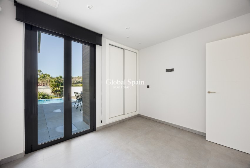 Wederverkoop - VILLA -
ALGORFA - LA FINCA GOLF / ALGORFA