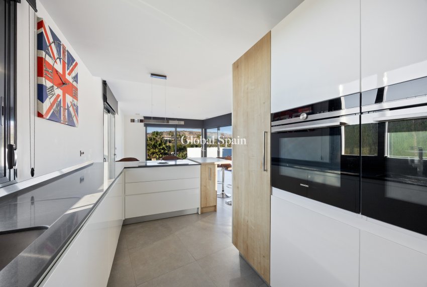 Wederverkoop - VILLA -
ALGORFA - LA FINCA GOLF / ALGORFA