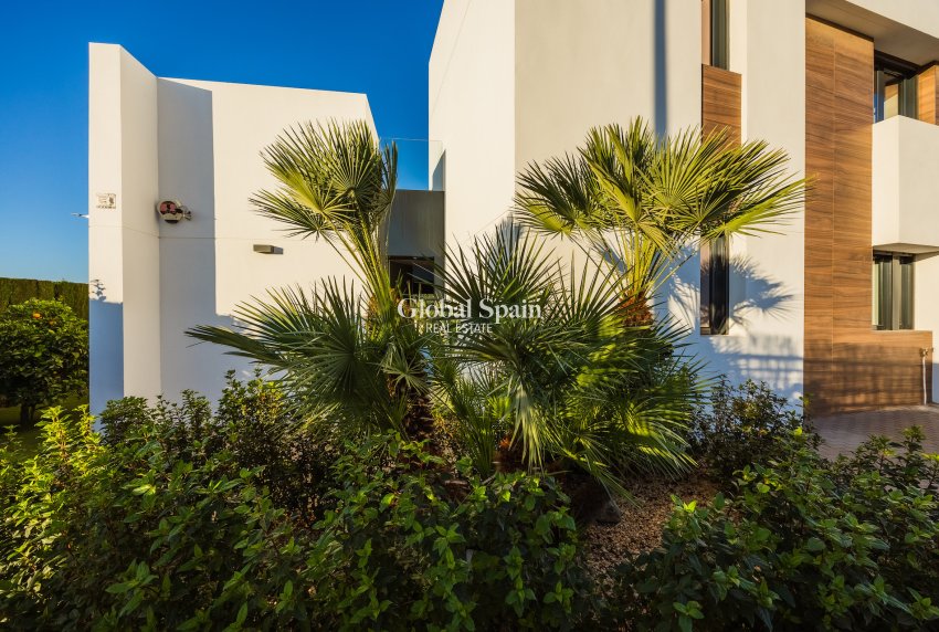 Wederverkoop - VILLA -
ALGORFA - LA FINCA GOLF / ALGORFA