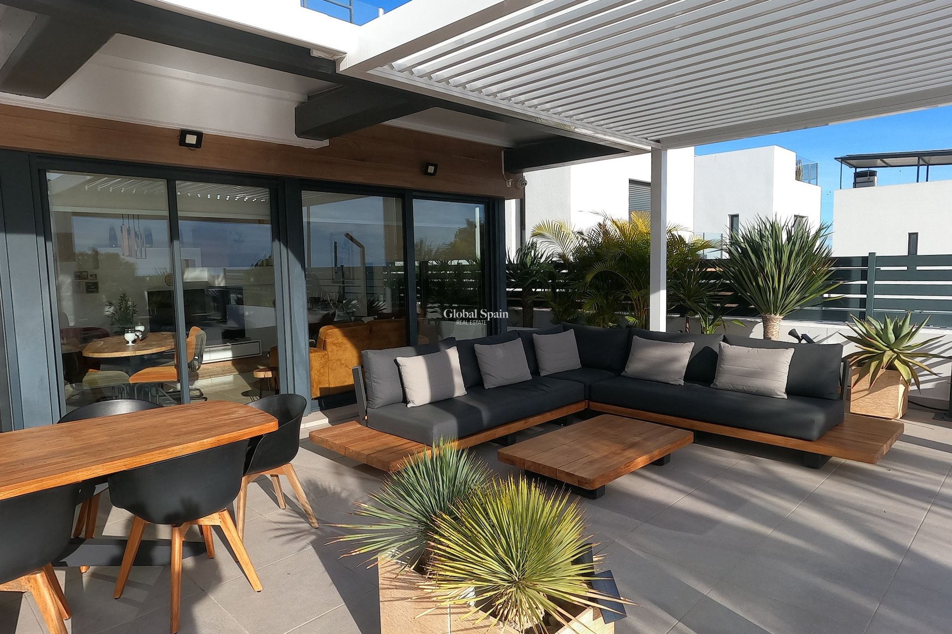 Wederverkoop - VILLA -
ALGORFA - LA FINCA GOLF / ALGORFA