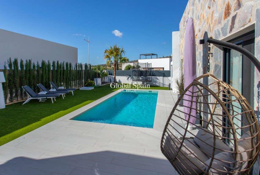 Wederverkoop - VILLA -
ALGORFA - LA FINCA GOLF / ALGORFA