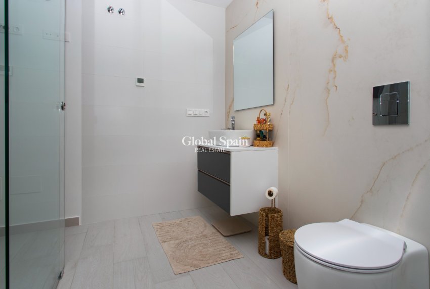 Wederverkoop - VILLA -
ALGORFA - LA FINCA GOLF / ALGORFA