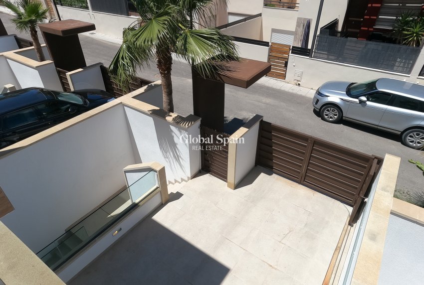 Wederverkoop - VILLA -
ALGORFA - LA FINCA GOLF / ALGORFA
