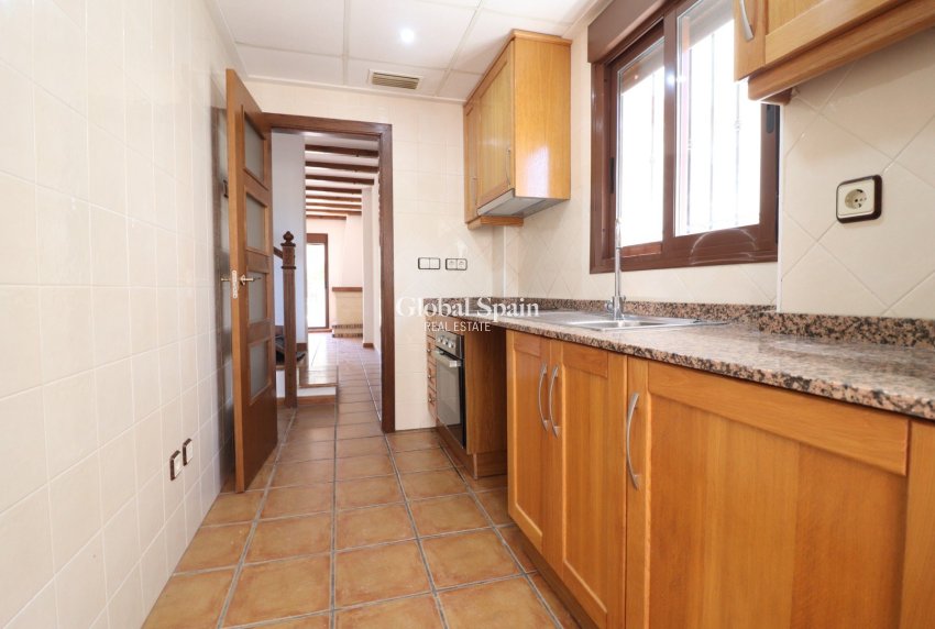 Wederverkoop - VILLA -
ALGORFA - LA FINCA GOLF / ALGORFA