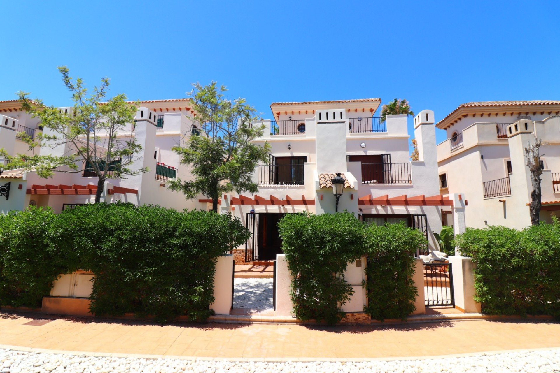 Wederverkoop - VILLA -
ALGORFA - LA FINCA GOLF / ALGORFA