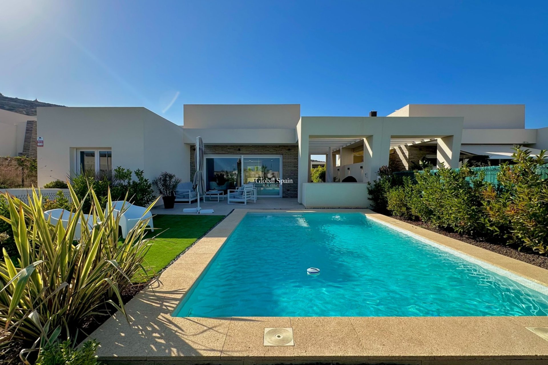 Wederverkoop - VILLA -
ALGORFA - LA FINCA GOLF / ALGORFA