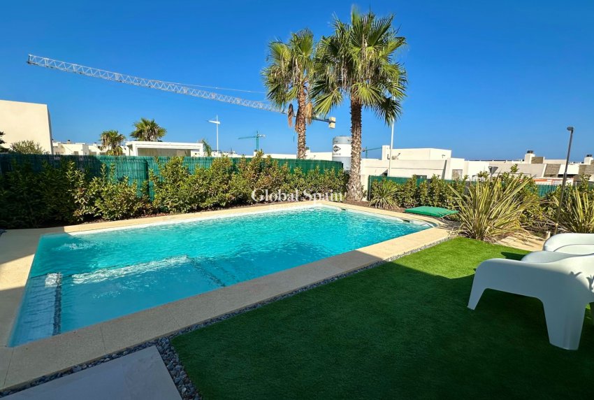 Wederverkoop - VILLA -
ALGORFA - LA FINCA GOLF / ALGORFA