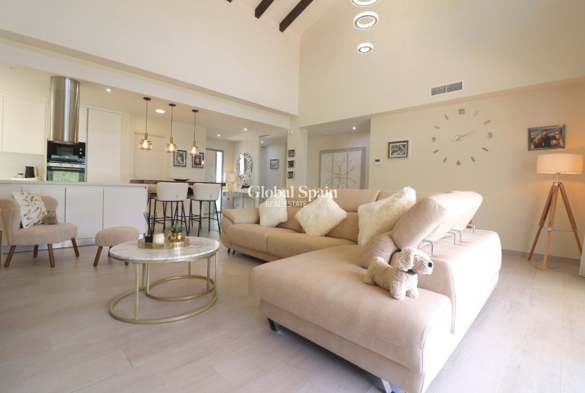 Wederverkoop - VILLA -
Algorfa - La Finca Golf Resort