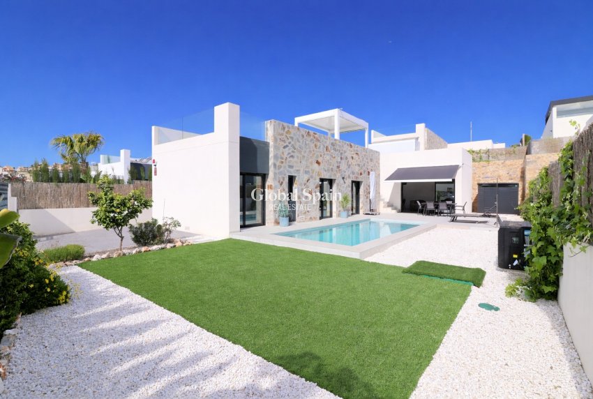 Wederverkoop - VILLA -
Algorfa - La Finca Golf Resort