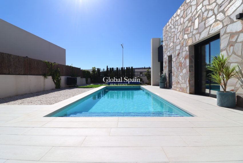 Wederverkoop - VILLA -
Algorfa - La Finca Golf Resort