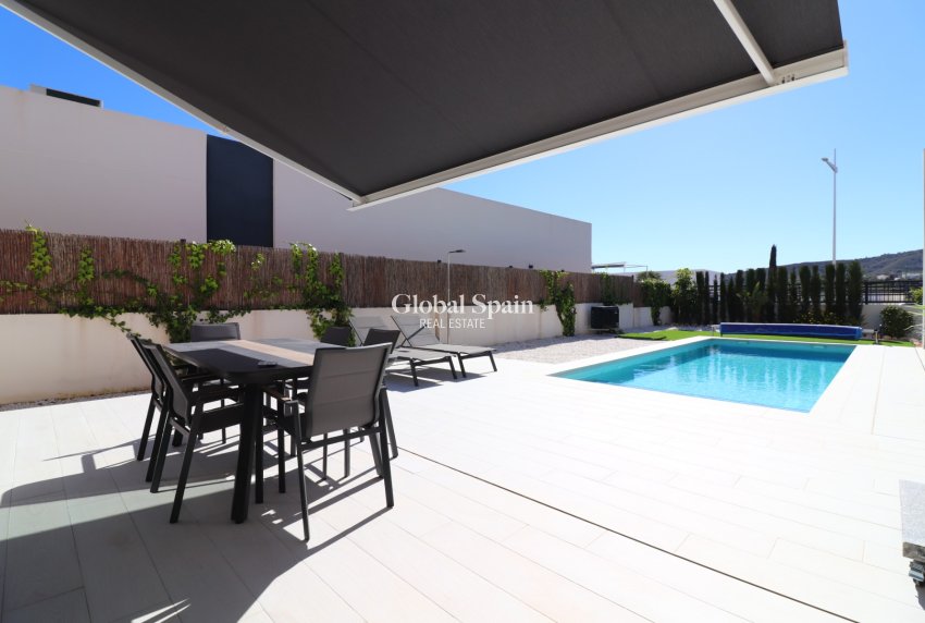 Wederverkoop - VILLA -
Algorfa - La Finca Golf Resort