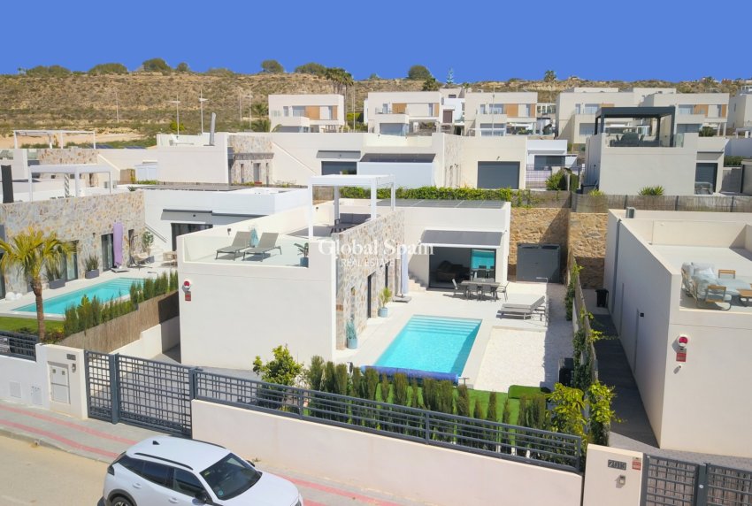 Wederverkoop - VILLA -
Algorfa - La Finca Golf Resort