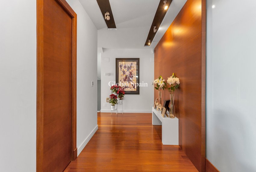 Wederverkoop - Villa -
ALGORFA - La Finca Golf