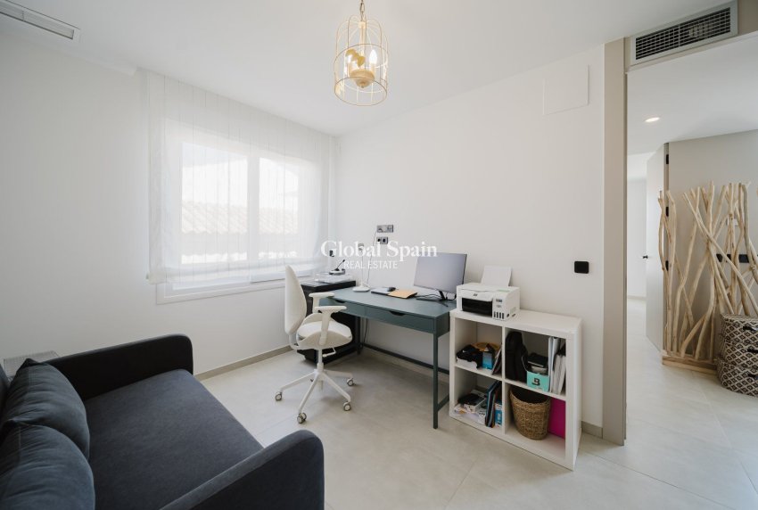 Wederverkoop - VILLA -
ALGORFA - La Finca Golf