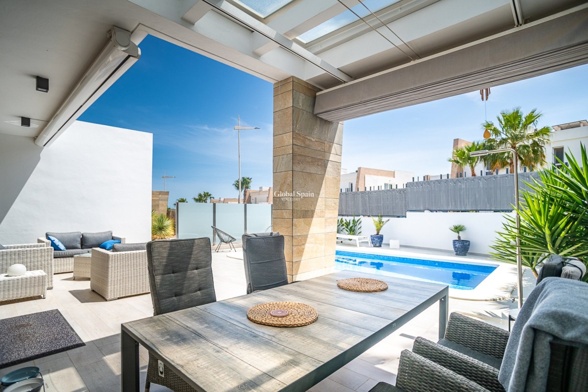 Wederverkoop - VILLA -
ALGORFA - La Finca Golf