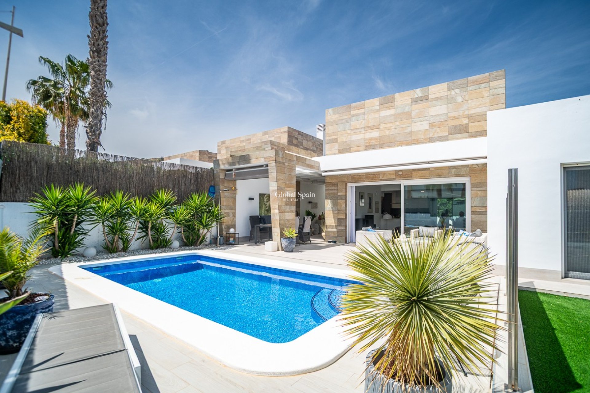 Wederverkoop - VILLA -
ALGORFA - La Finca Golf