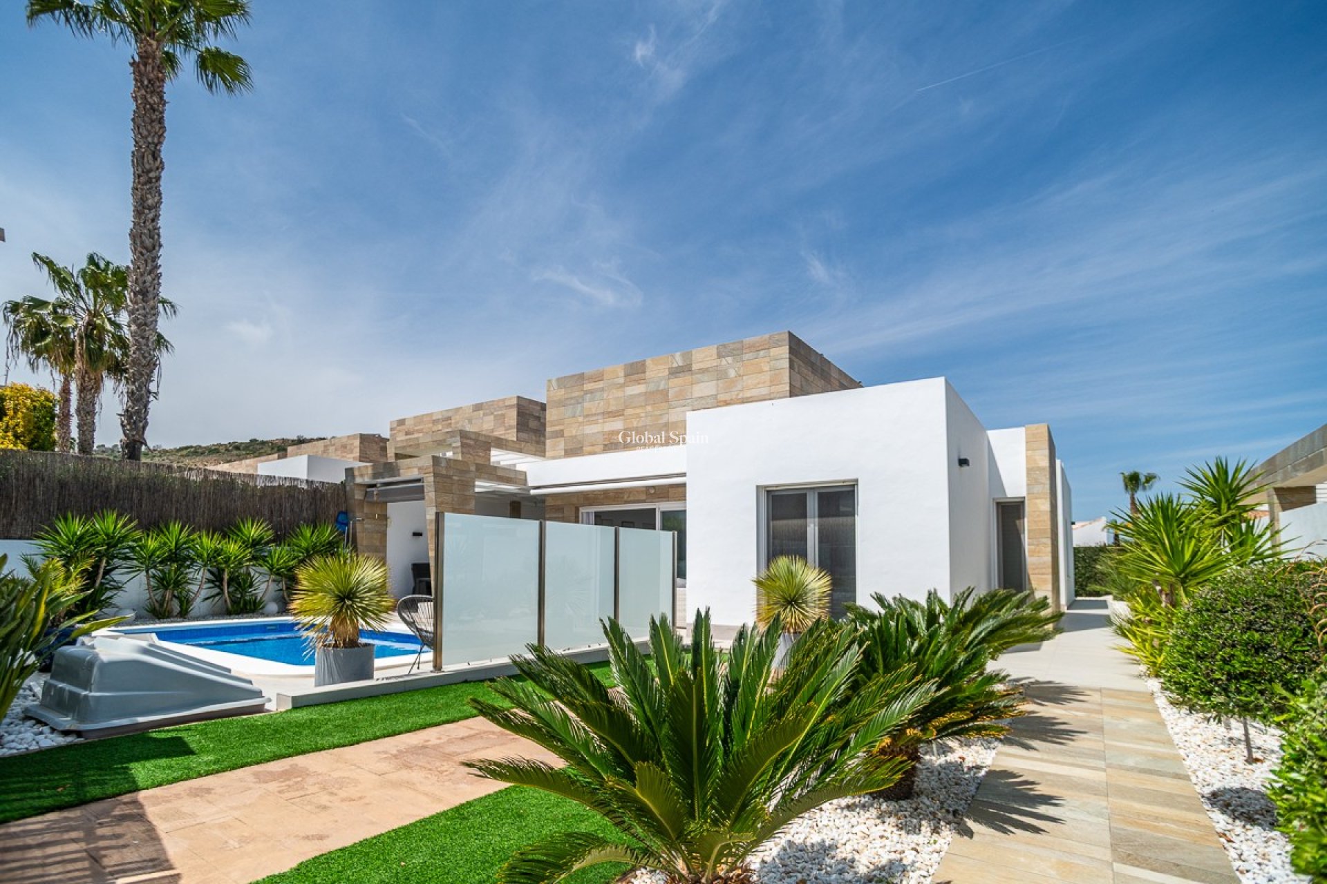 Wederverkoop - VILLA -
ALGORFA - La Finca Golf