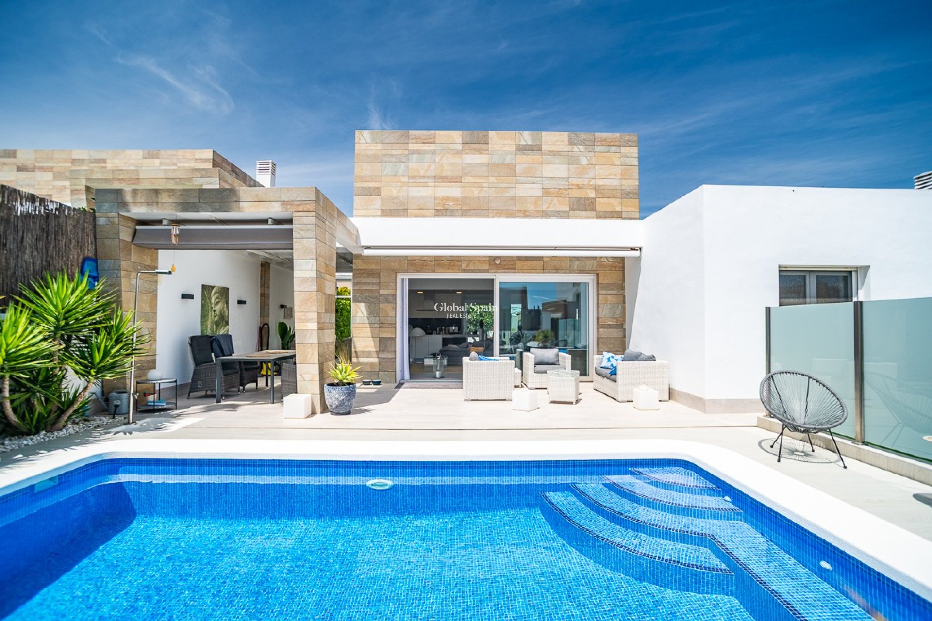 Wederverkoop - VILLA -
ALGORFA - La Finca Golf