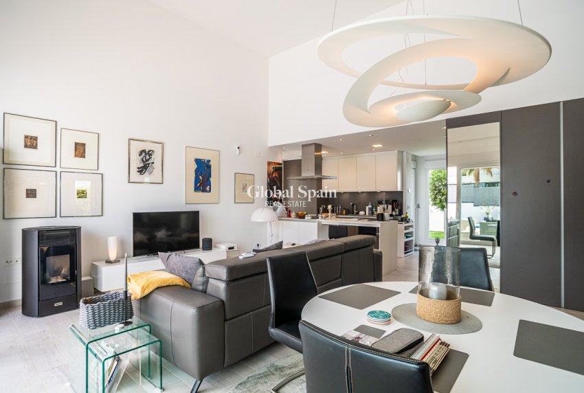 Wederverkoop - VILLA -
ALGORFA - La Finca Golf