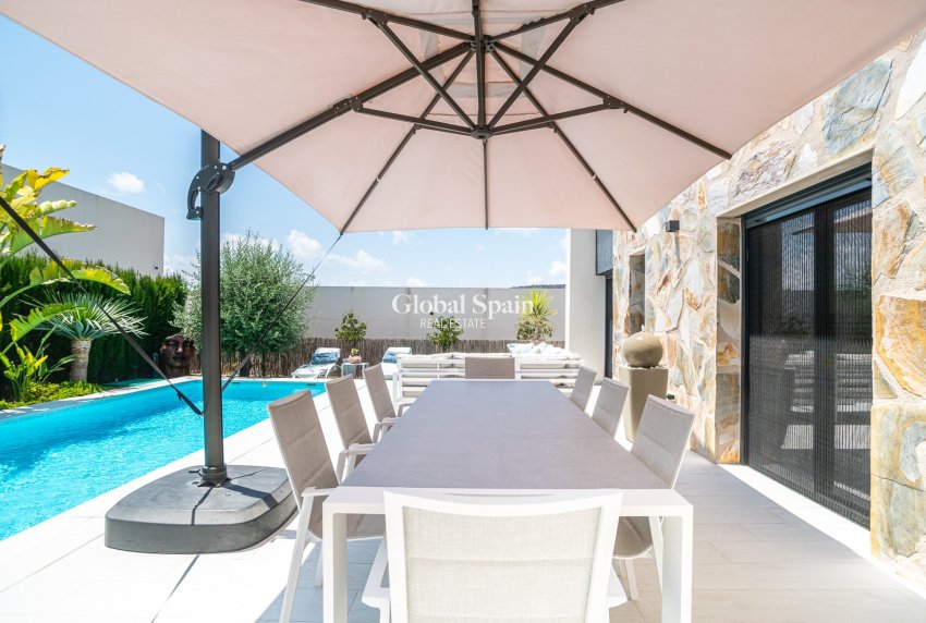 Wederverkoop - VILLA -
ALGORFA - La Finca Golf