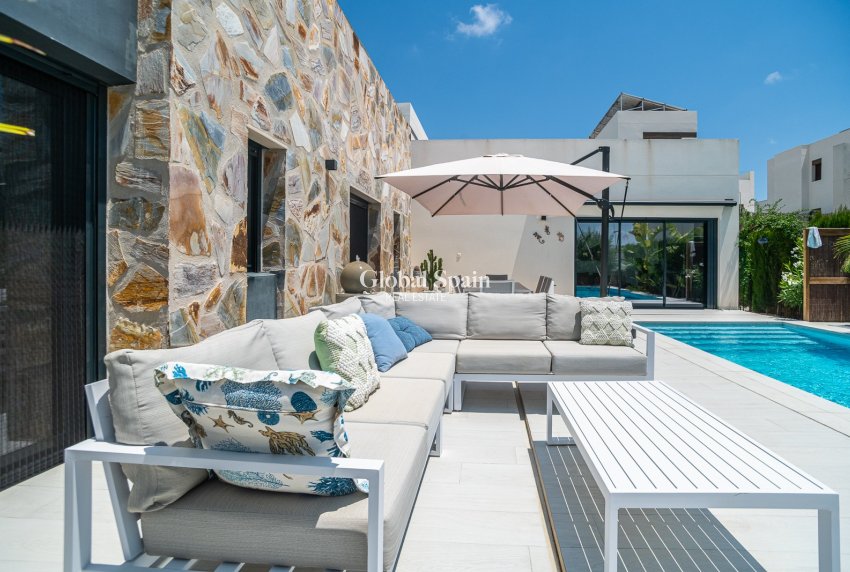 Wederverkoop - VILLA -
ALGORFA - La Finca Golf