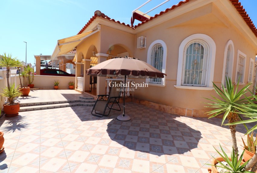 Wederverkoop - VILLA -
Algorfa - Lo Crispin